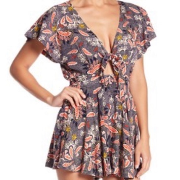 Aakaa Pants - Aakaa women’s sz M tie front romper NWT